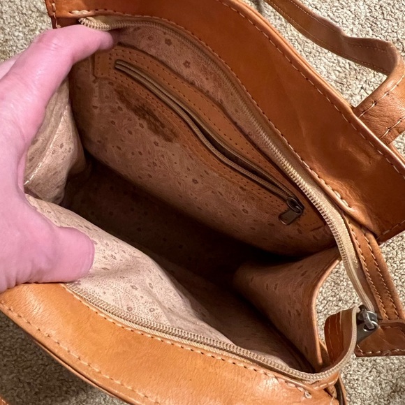 Vintage Elegant Tan Leather Crossbody Bag - Picture 3 of 4